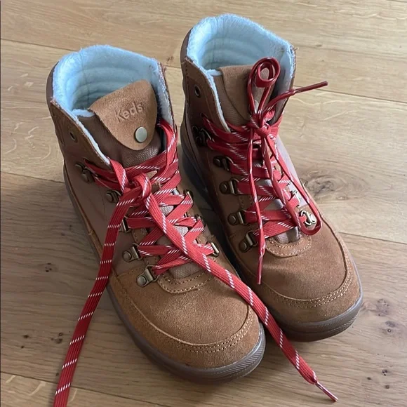 Keds Brown Boots with Red Laces - Picture 1 of 5